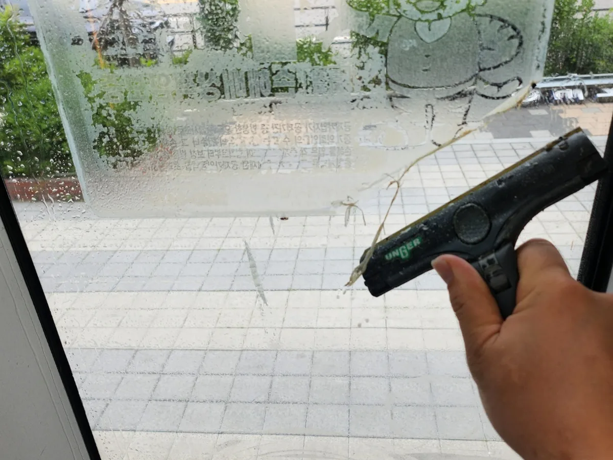 검단구 대곡동 사무실 고층 외창 장비 주변 정밀 위생청소 사례 - 행진크린